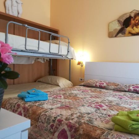Il Girasole Di Ostia Apartment Екстериор снимка